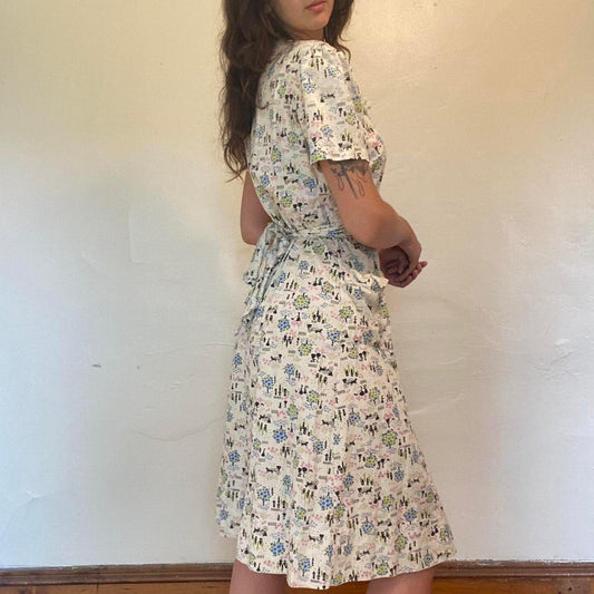 1940s cotton victorian themed novelty print with front talon zipper