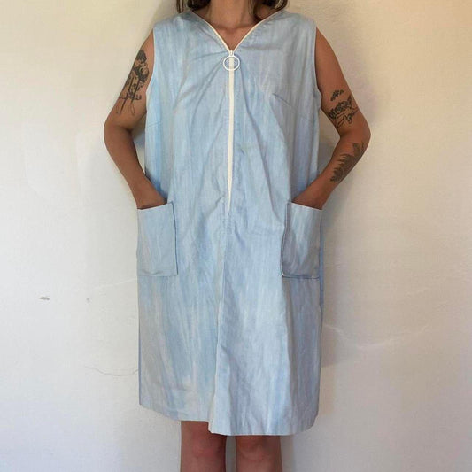 60s/70s chambray light blue faded cotton smock dress with talon circle zipper