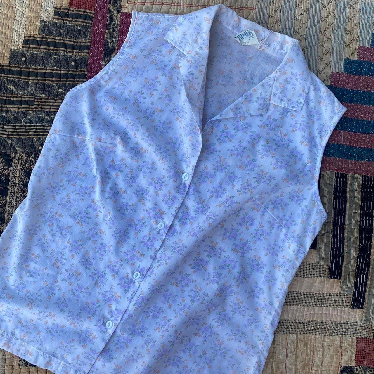 1970s floral cotton sleeveless button up blouse