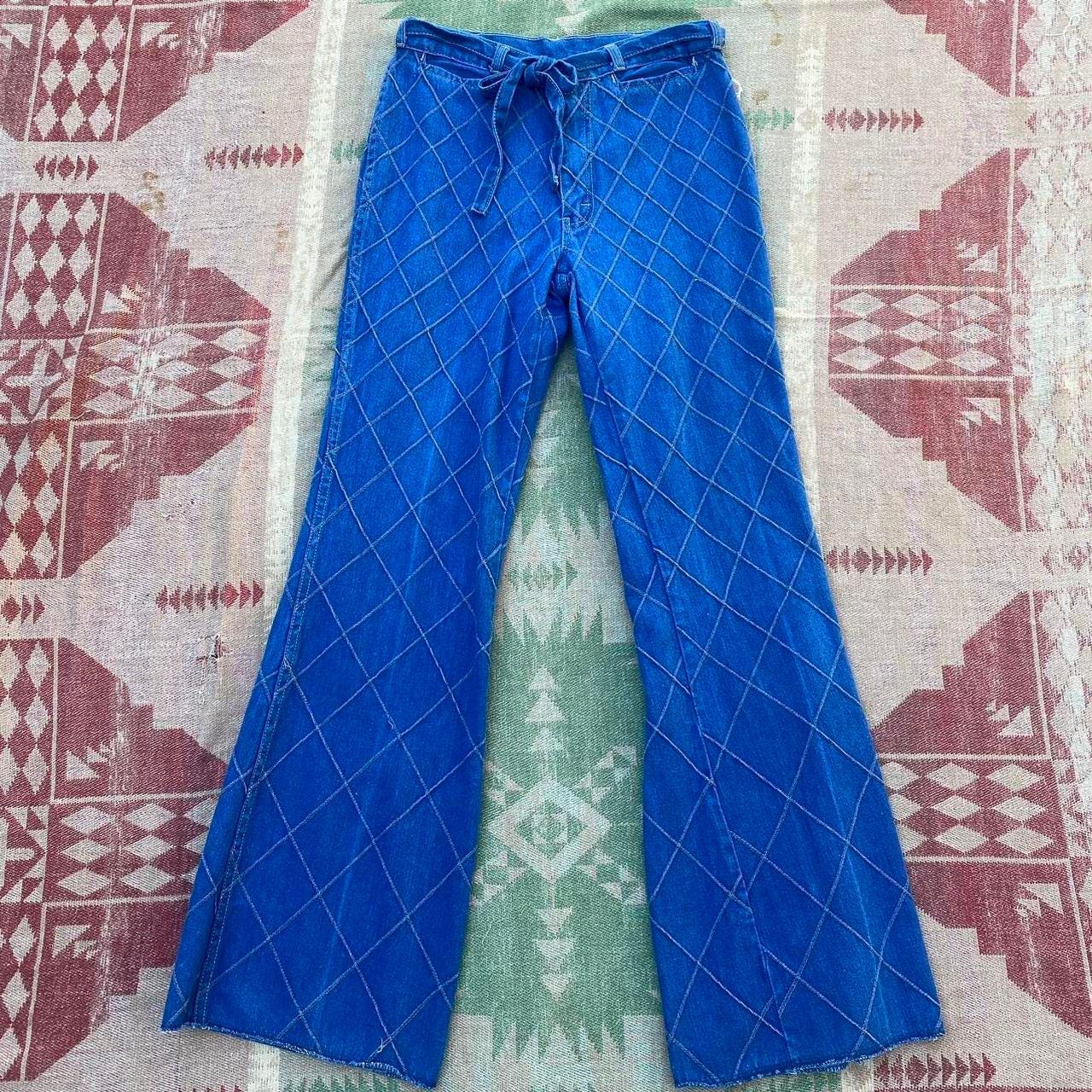 1970s La Vie diamond windowpane stitched bell bottom flared high waisted jeans