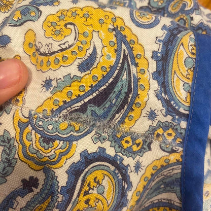 1950s blue and yellow cotton paisley apron top with tie and pockets