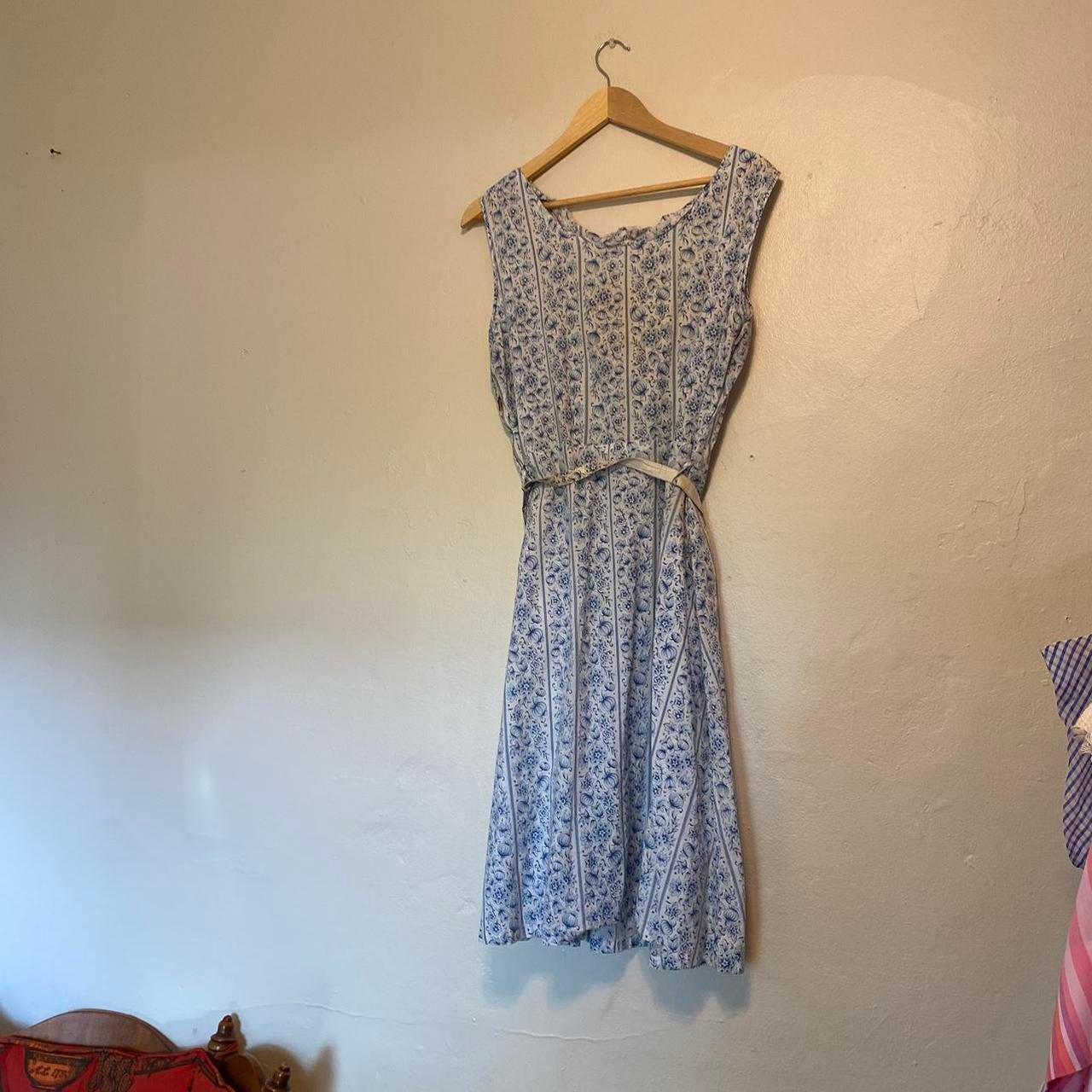 1940s/50s blue and white cotton paisley shirtwaist dress