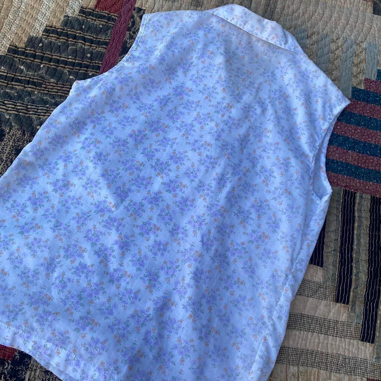 1970s floral cotton sleeveless button up blouse